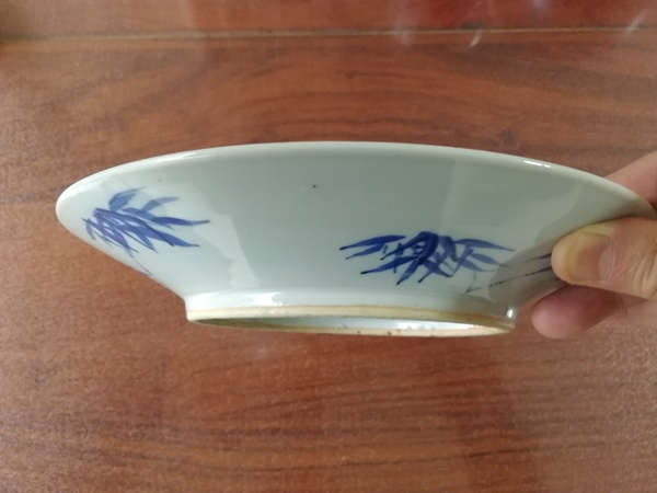 古玩陶瓷蓮花紋青花賞盤拍賣,當(dāng)前價(jià)格16000元
