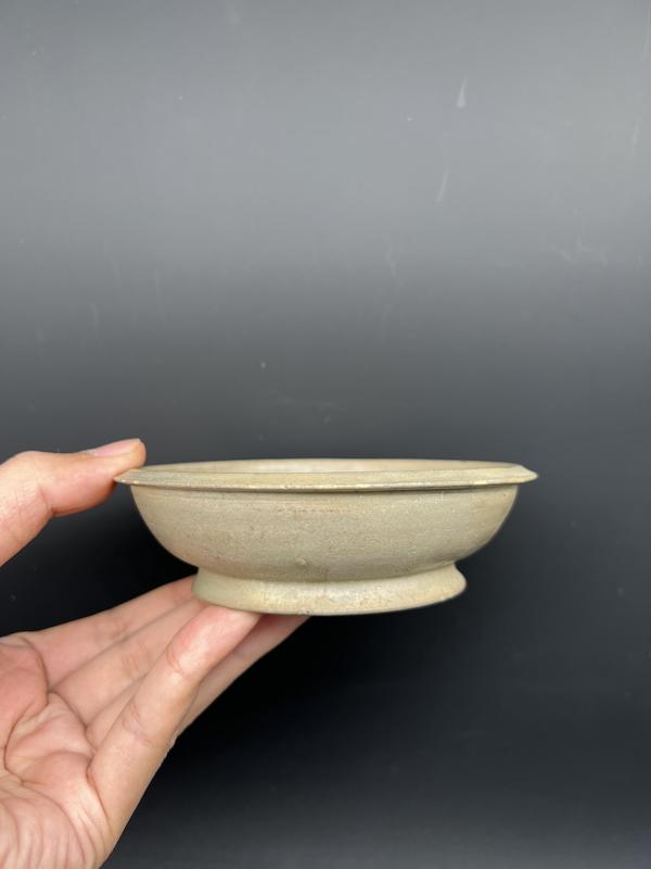 古玩陶瓷唐:瓷母越窯折沿洗拍賣,當前價格1007000元