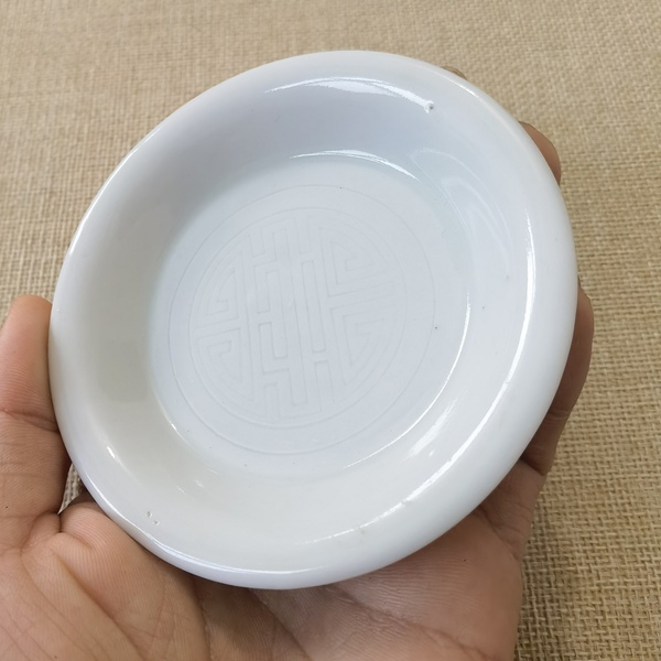 古玩陶瓷清：德化窯壽紋盤拍賣，當(dāng)前價(jià)格500元