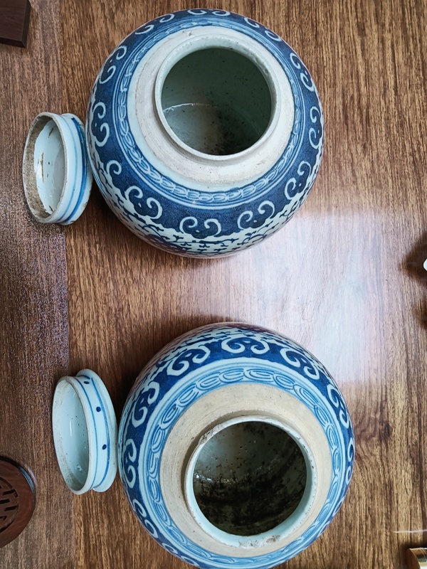 古玩陶瓷帶蓋青花罐一對拍賣,當前價格3000元