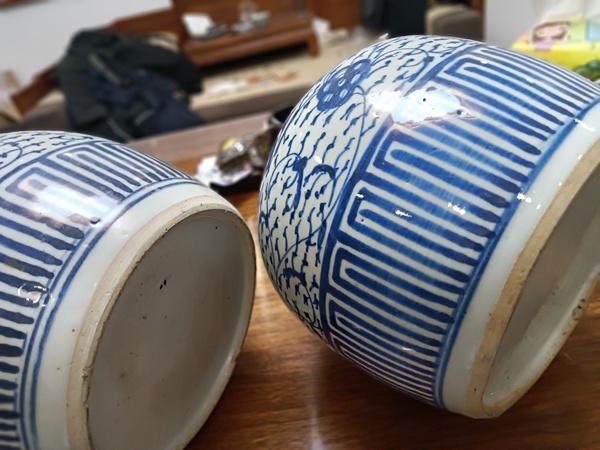 古玩陶瓷帶蓋青花罐一對拍賣,當前價格3000元