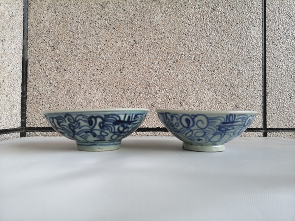 古玩陶瓷清中期福建青花淡描花卉紋碗拍賣,當(dāng)前價(jià)格350元