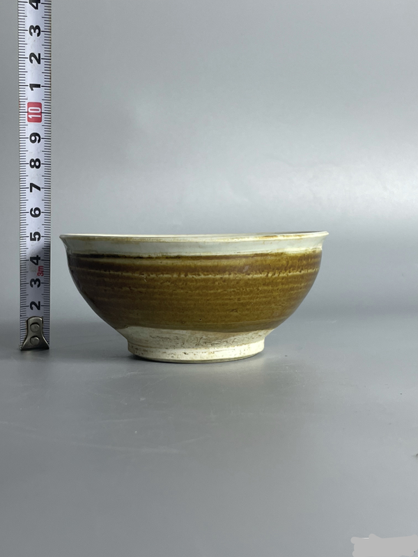 古玩陶瓷褐釉白覆倫碗拍賣,當前價格2000元
