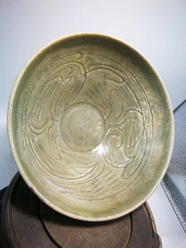 古玩陶瓷【北宋精品】同安窯珠光青瓷刻花碗拍賣(mài)，當(dāng)前價(jià)格2000元
