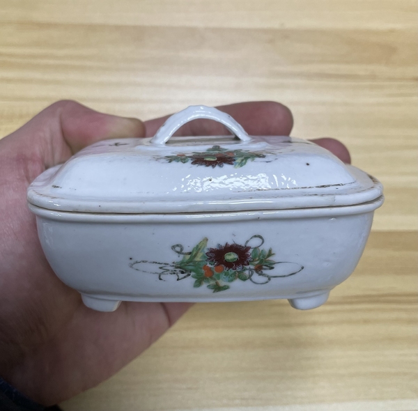 古玩陶瓷民國 精品粉彩花卉紋肥皂盒拍賣,當(dāng)前價格480元