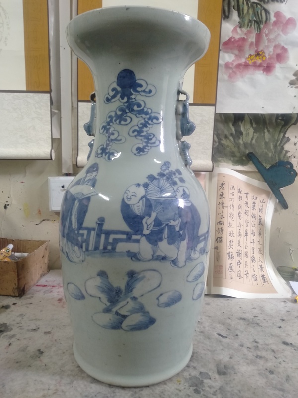 古玩陶瓷清中晚期青花堆白獅耳瓶,人物大瓶子,景德鎮窯口拍賣,當前價格6999元