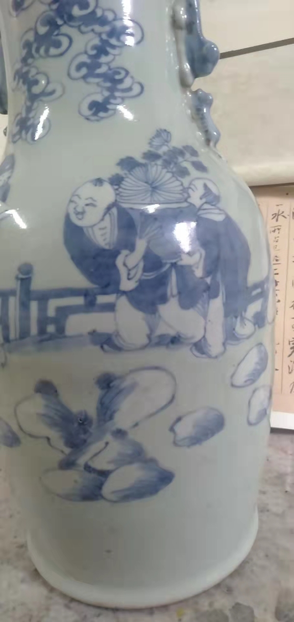 古玩陶瓷清中晚期青花堆白獅耳瓶,人物大瓶子,景德鎮窯口拍賣,當前價格6999元