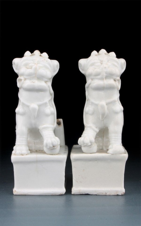 古玩陶瓷【5600-01】清早期 德化窯白瓷獅子瓷塑香薰拍賣,當前價格2160元