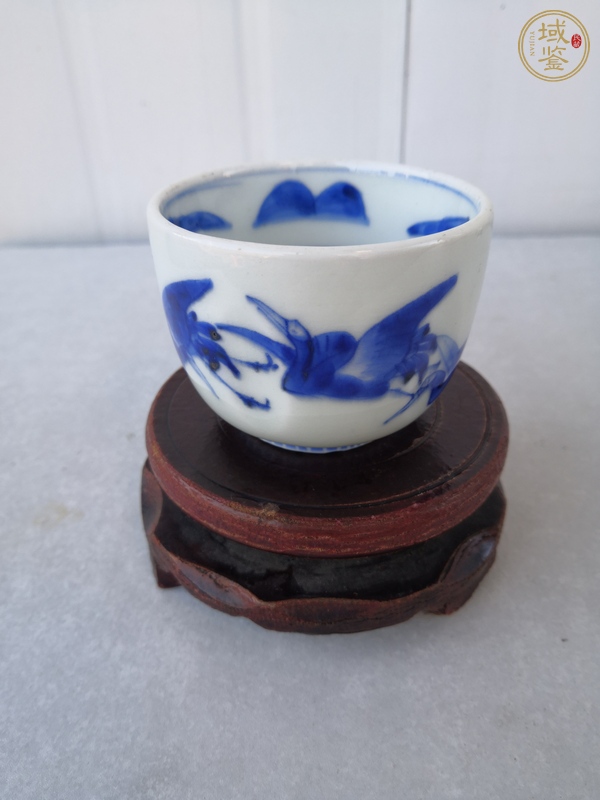 誠実 青花云鹤纹梅瓶 www.anavara.com 誠実 青花云鹤纹梅瓶 www.anavara.com