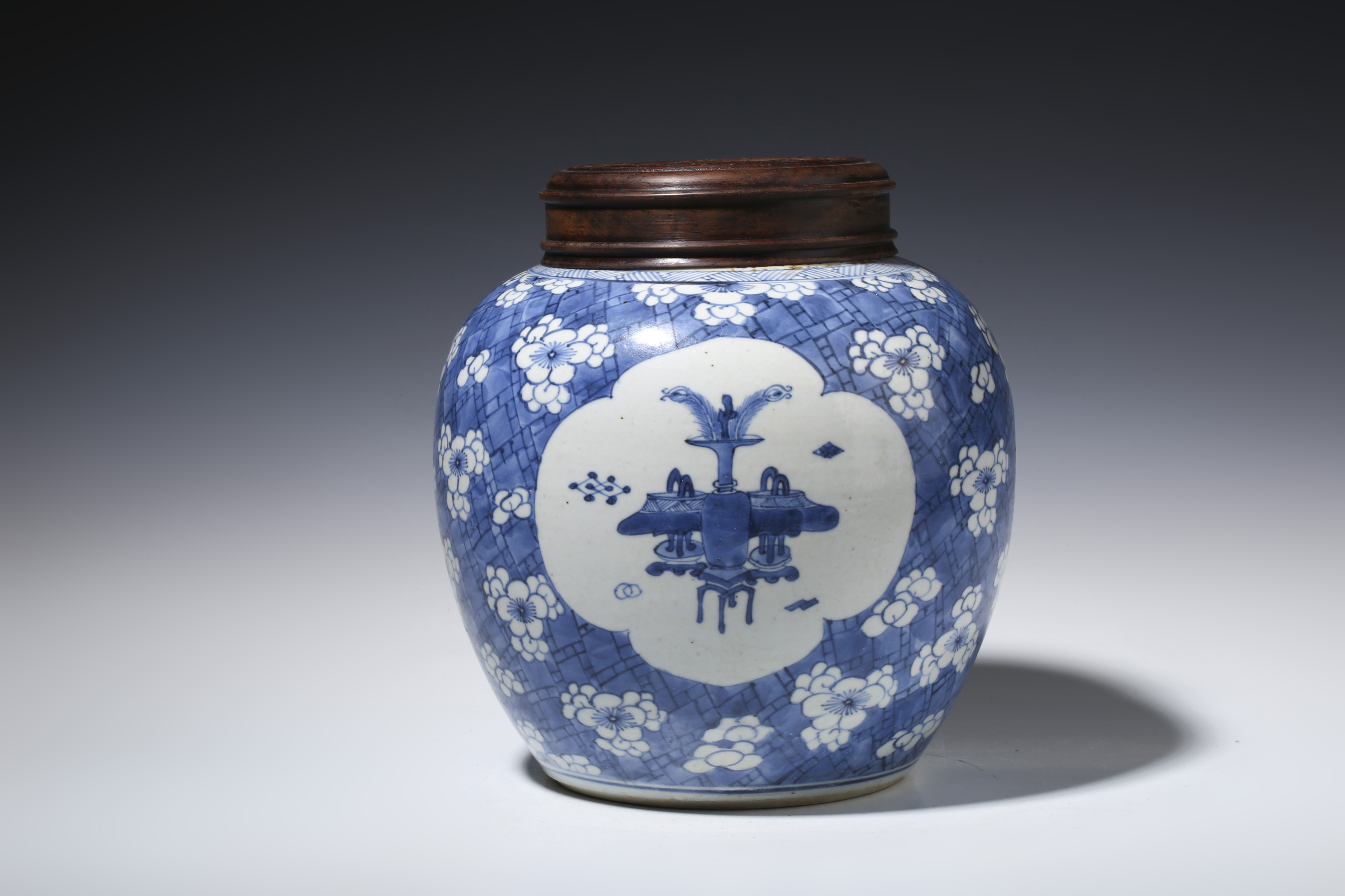 ▽鴻▽ 清 康熙年製款 古陶瓷品 青花 八仙人物紋 卷口瓶 置物 古賞物 