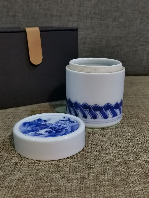 古玩陶瓷【別致茶葉罐】民國仿晚清青花個人茶葉罐拍賣,當前價格500元