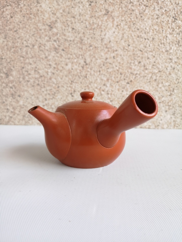 古玩陶瓷紅釉側把壺拍賣,當前價格298元