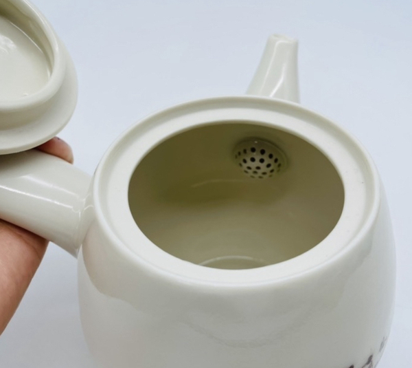 古玩陶瓷嬰戲紋側(cè)把壺拍賣,當(dāng)前價(jià)格298元