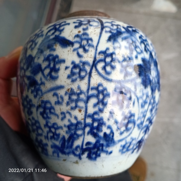 古玩陶瓷清早期花卉紋一把蓮青花罐拍賣,當前價格1888元