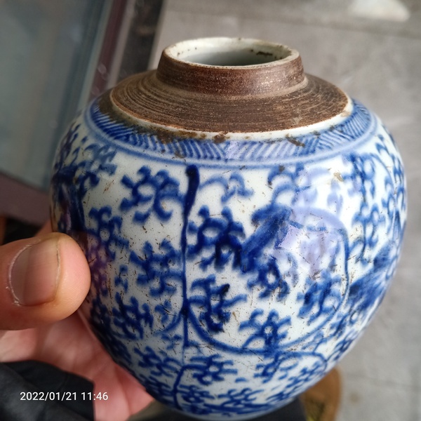 古玩陶瓷清早期花卉紋一把蓮青花罐拍賣,當前價格1888元