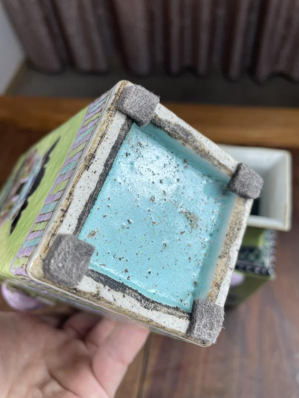 古玩陶瓷綠地粉彩博古紋方瓶一對拍賣,當前價格15000元