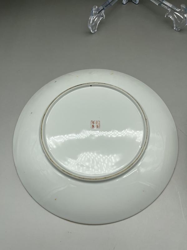 古玩陶瓷極其珍貴解放初期粉重工百花開窗彩紅樓夢圖盤四塊全品拍賣,當前價格6666元