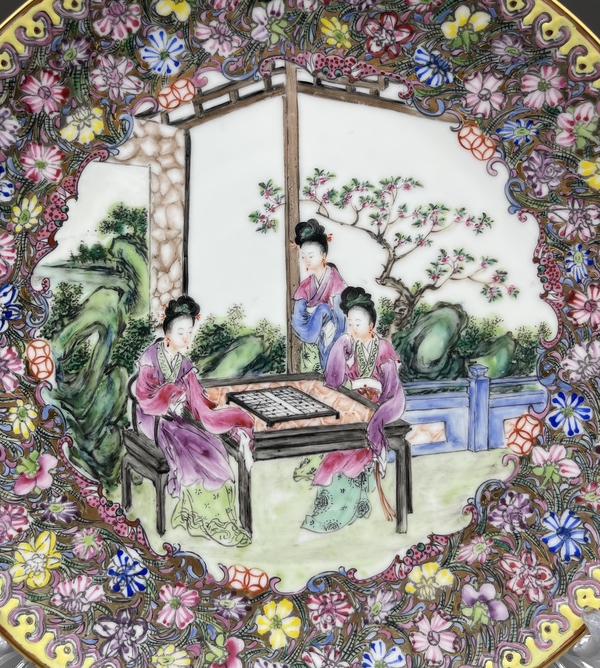 古玩陶瓷極其珍貴解放初期粉重工百花開窗彩紅樓夢圖盤四塊全品拍賣,當前價格6666元