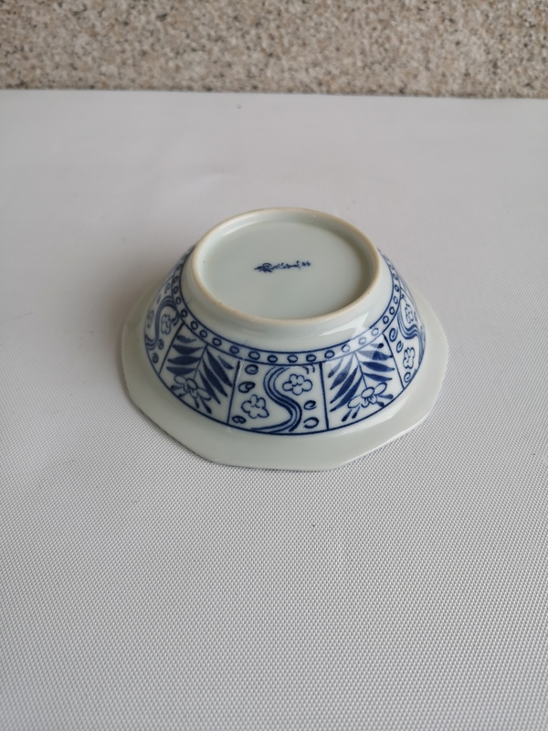 古玩陶瓷花卉紋器好折沿碗拍賣,當前價格198元