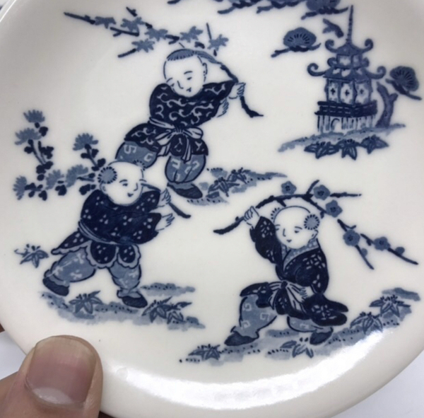 古玩陶瓷嬰戲紋青花盤拍賣,當前價格298元