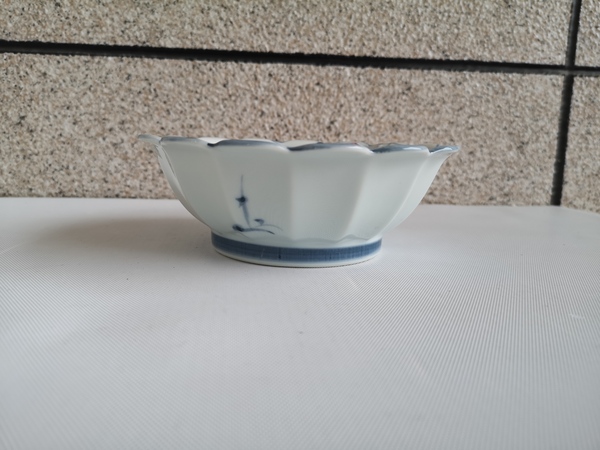 古玩陶瓷花卉紋花口碗拍賣,當前價格168元