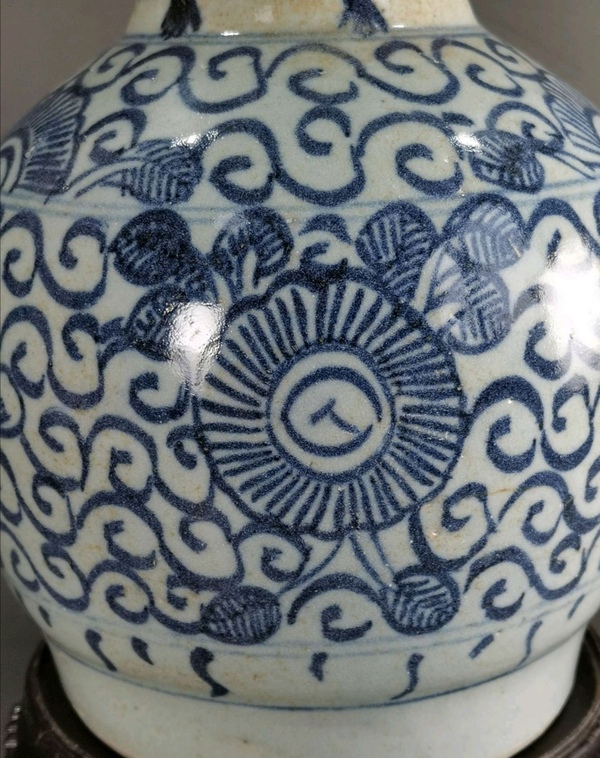 古玩陶瓷樹(shù)葉款花卉紋青花罐拍賣,當(dāng)前價(jià)格7988元