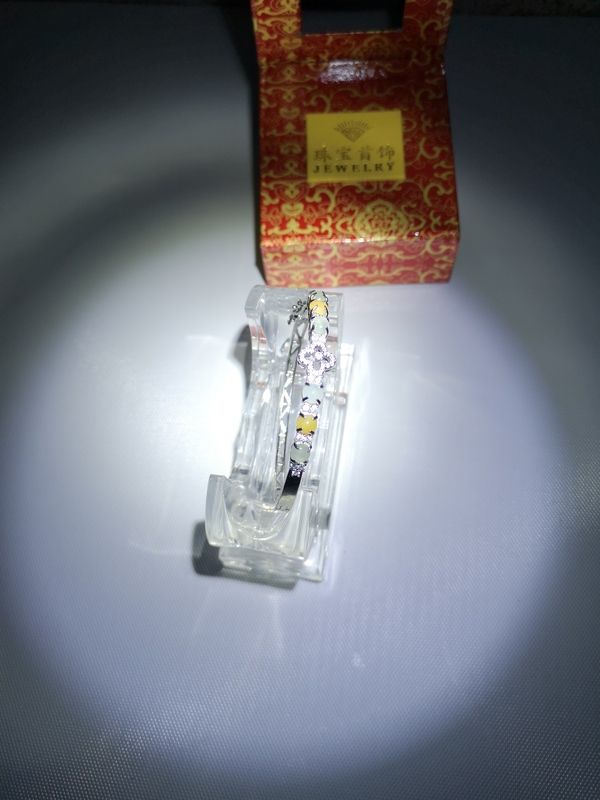 古玩玉器翡翠手鐲拍賣,當(dāng)前價格550元