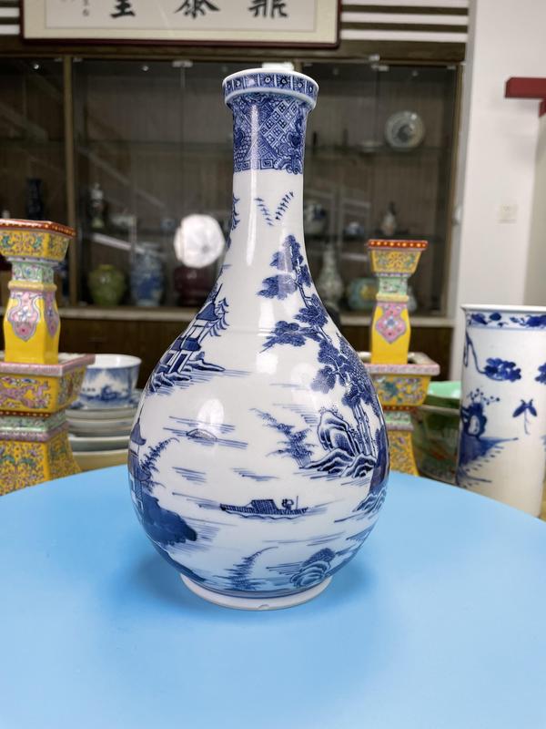 古玩陶瓷清乾隆 精品青花亭臺樓閣山水風景紋瓶拍賣,當前價格4300元