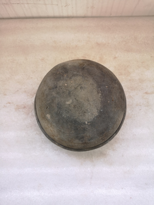 古玩陶瓷灰陶蓋盒拍賣(mài),當(dāng)前價(jià)格678元