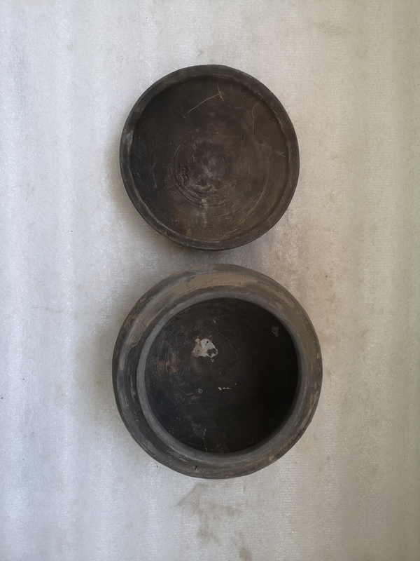 古玩陶瓷灰陶蓋盒拍賣(mài),當(dāng)前價(jià)格678元