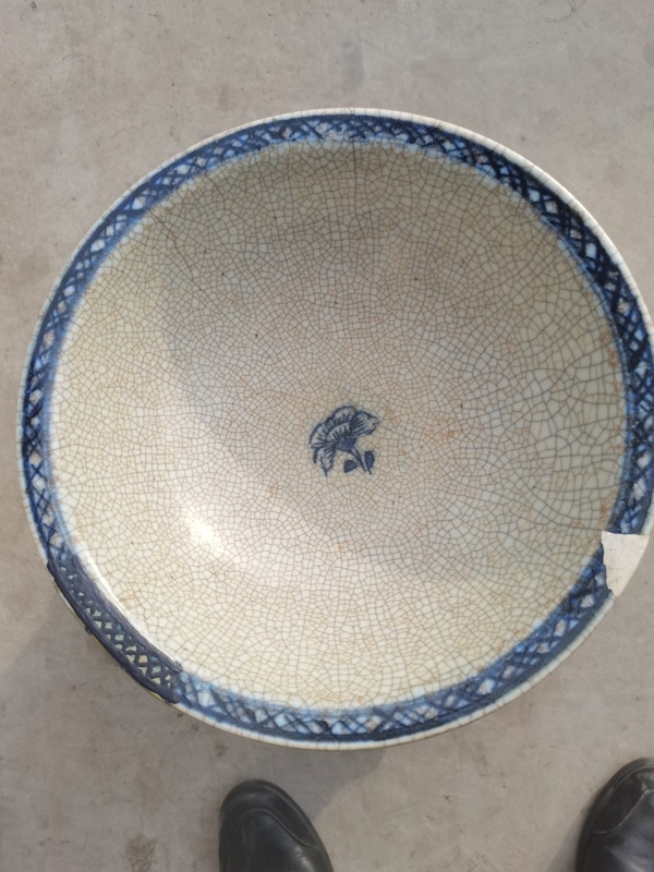 古玩陶瓷花卉紋青花牡丹哥釉碗清中期26公分大碗拍賣,當前價格3555元
