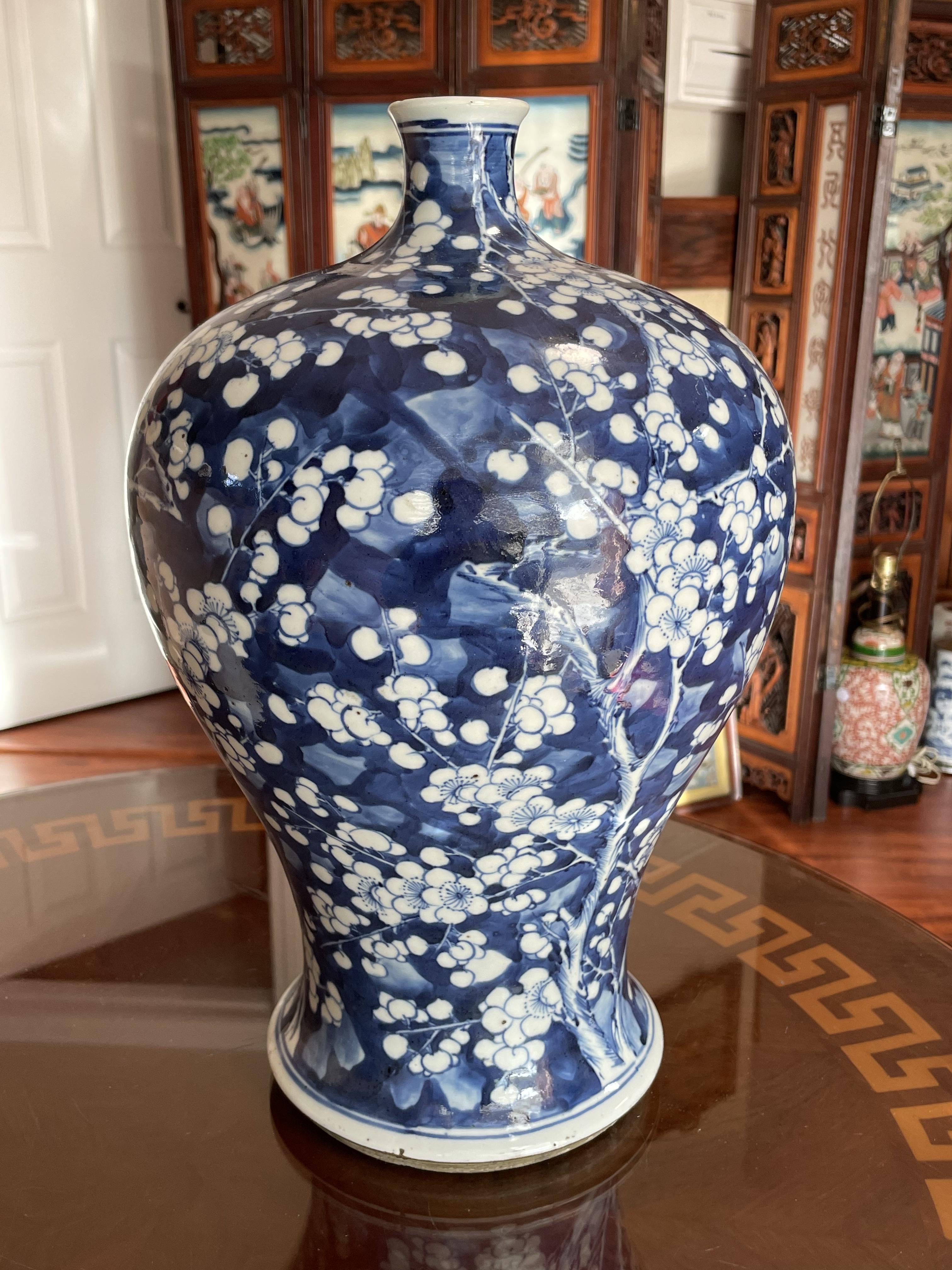 中国景徳鎮製大明成化青花磁ですひょうたん瓶です現代工芸品 置物 装飾