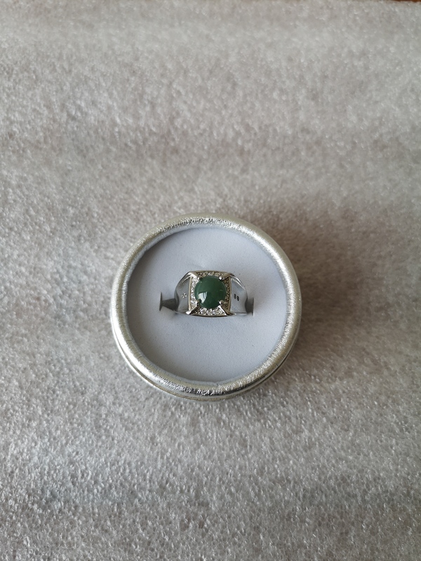 古玩玉器翡翠戒指拍賣,當前價格555元