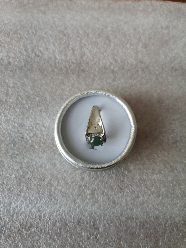 古玩玉器翡翠戒指拍賣,當前價格555元