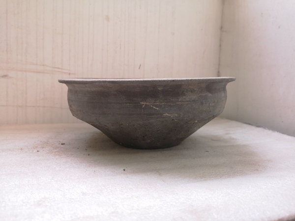 古玩陶瓷灰陶折沿盆拍賣,當前價格580元
