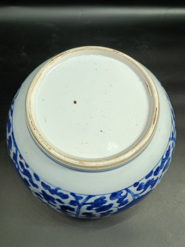 古玩陶瓷青花纏枝花卉紋罐拍賣,當前價格13000元