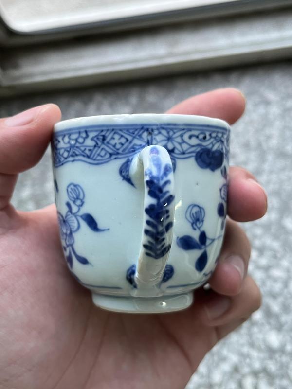 古玩陶瓷花卉紋青花執杯拍賣,當前價格700元