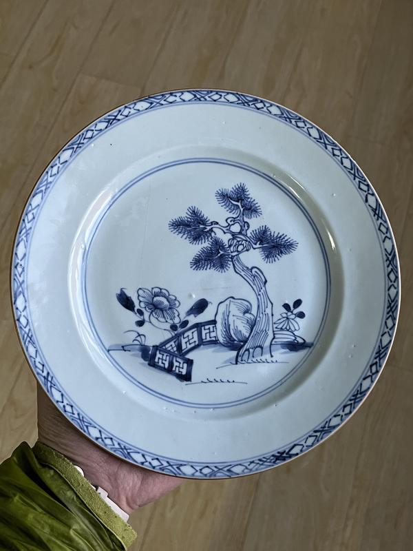 古玩陶瓷松樹花卉紋青花盤拍賣,當前價格580元