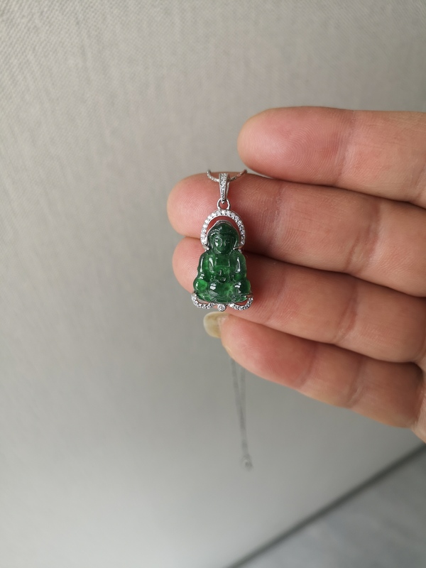 古玩玉器冰種陽(yáng)綠翡翠觀(guān)音拍賣(mài),當(dāng)前價(jià)格980元