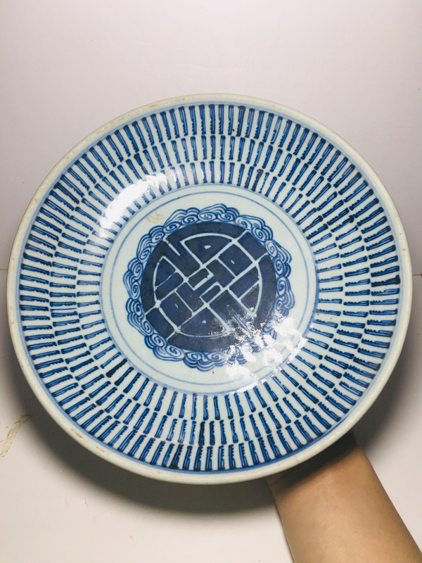 古玩陶瓷精品壽字紋青花大盤拍賣,當(dāng)前價(jià)格5888元