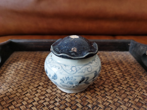古玩陶瓷元青花荷葉蓋罐拍賣,當(dāng)前價格25800元