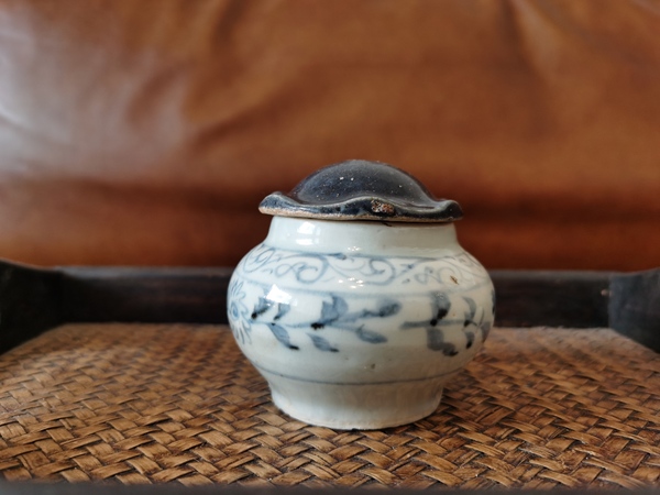 古玩陶瓷元青花荷葉蓋罐拍賣,當(dāng)前價格25800元