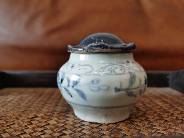 古玩陶瓷元青花荷葉蓋罐拍賣,當(dāng)前價格25800元