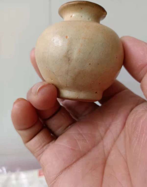 古玩陶瓷哥釉瓶拍賣，當前價格99999元