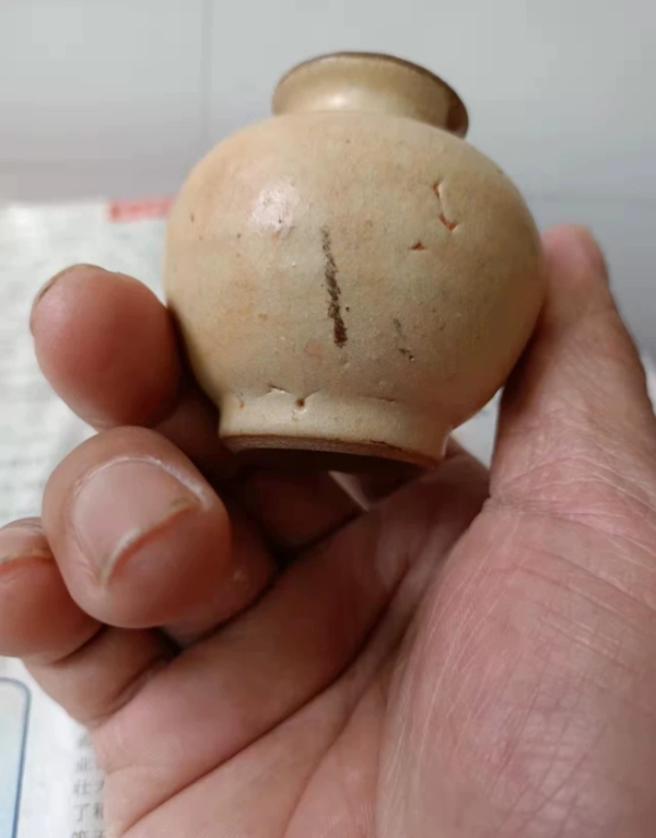 古玩陶瓷哥釉瓶拍賣，當前價格99999元