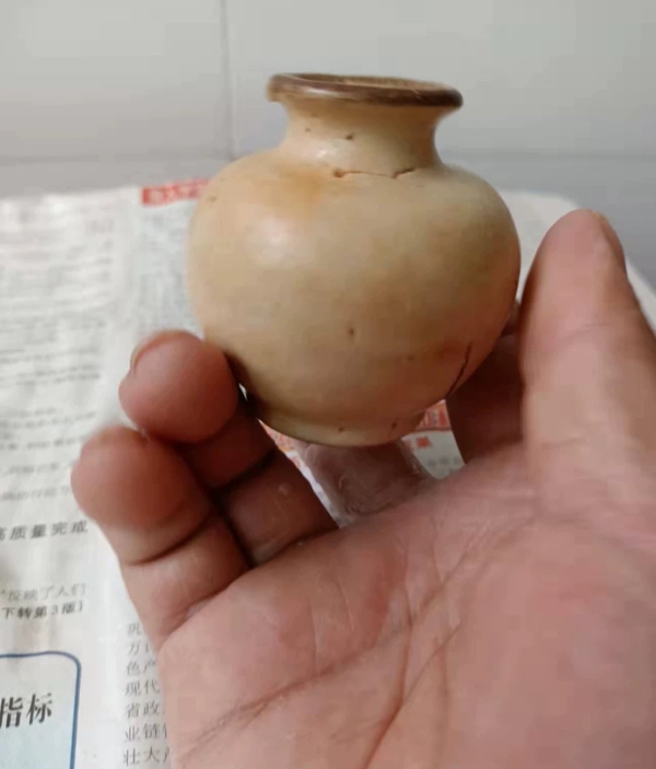 古玩陶瓷哥釉瓶拍賣，當前價格99999元