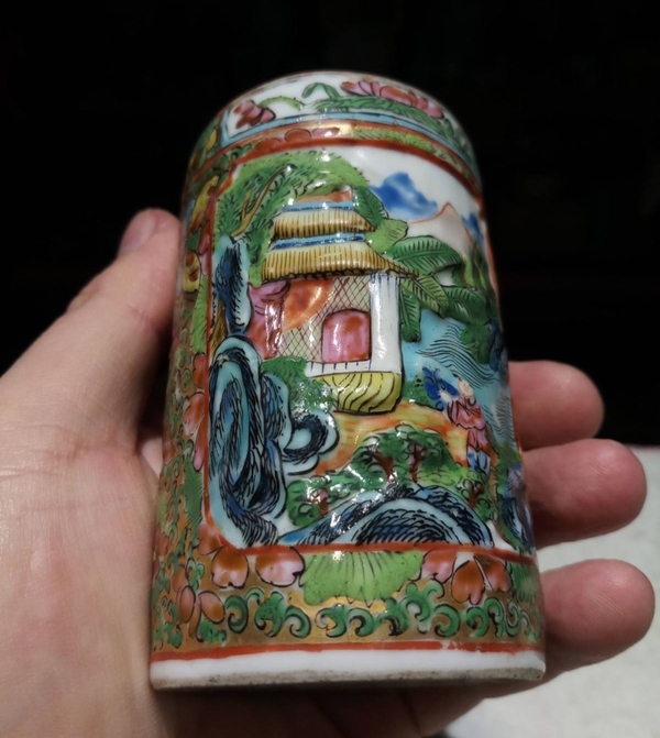 古玩陶瓷廣彩雕瓷山水人物紋筆筒拍賣,當前價格9999元