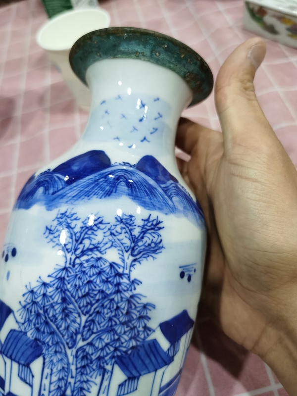 古玩陶瓷青花風(fēng)景紋瓶拍賣，當(dāng)前價(jià)格1500元