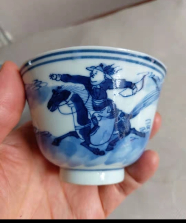 古玩陶瓷（清康熙精品）青花狩獵圖仰鐘杯拍賣，當前價格3800元