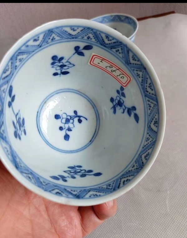 古玩陶瓷（清康熙精品）青花狩獵圖仰鐘杯拍賣，當前價格3800元